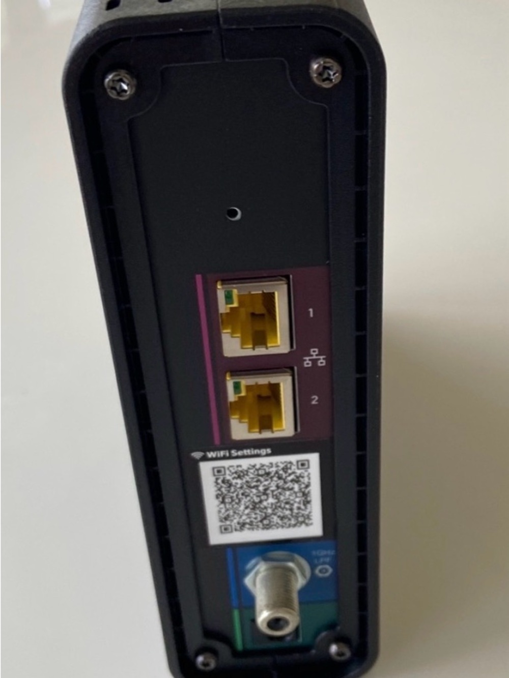 Arris SURFboard SBG10 DOCSIS Cable Modem and WIFI Router - Picture 2 of 6